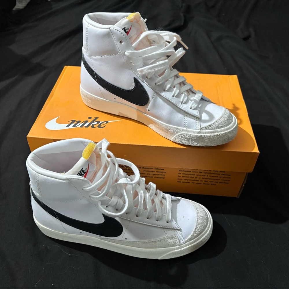 Nike Blazer Mid '77 Sneakers